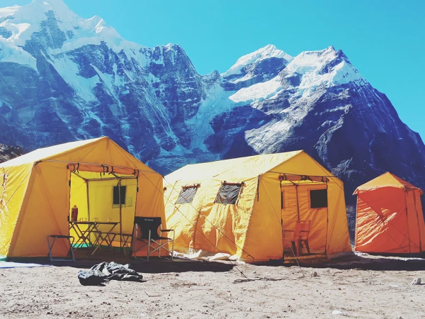 Refuge mera camp dining tent