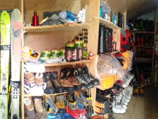 Refuge mera gear store