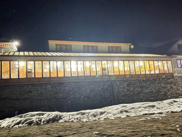 Refuge mera lodge night dining 