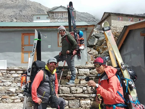 Refuge mera lodge ski