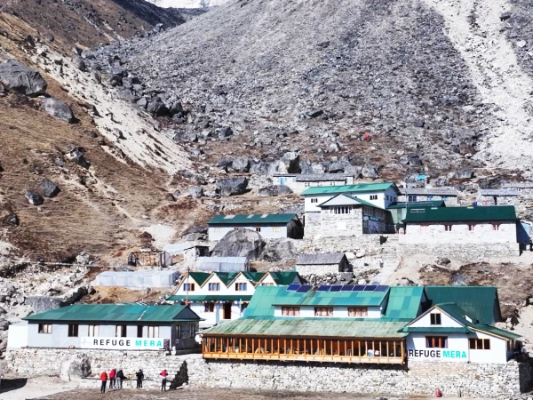 Refuge mera peak 