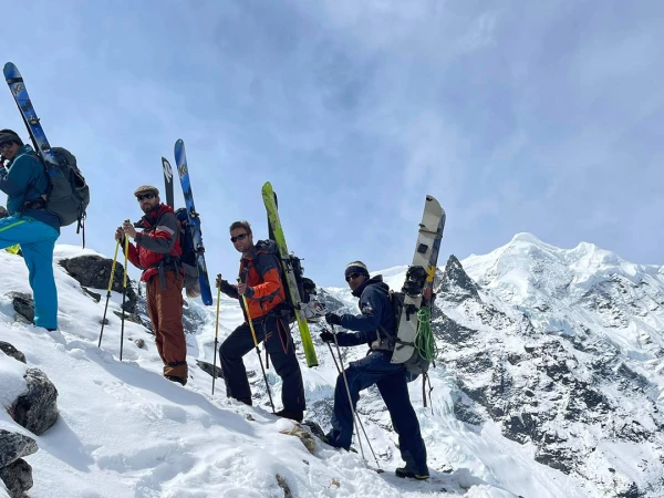 Ski in mera peak