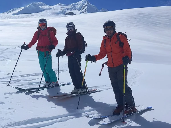Skiing in mera peak nepal